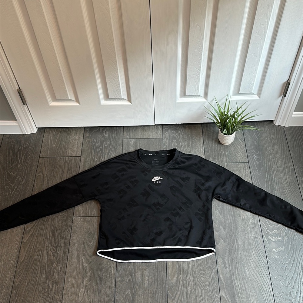 Woman’s Nike lightweight pullover